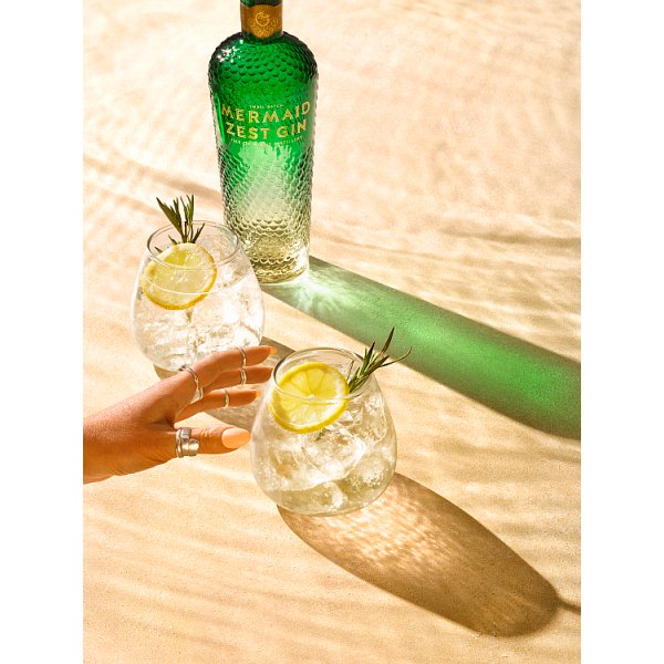 ISLE OF WIGHT DISTILLERY Mermaid Zest Gin 70cl Bottle – image 4